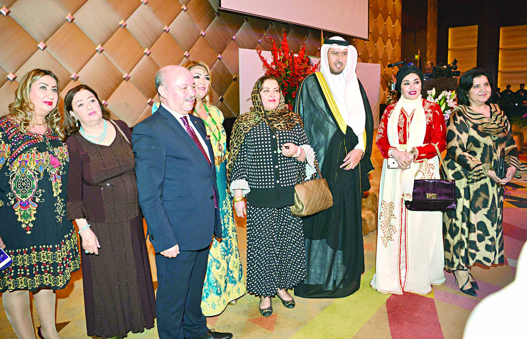 العفاسي والسفير الجزائري وعدد من المهنئات