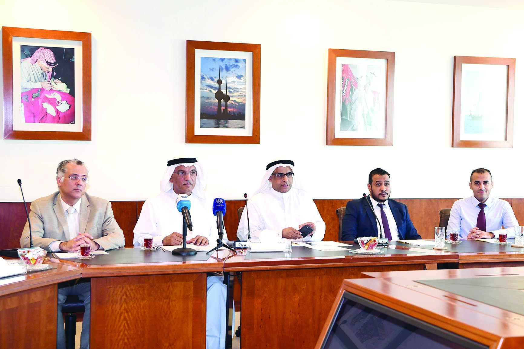 u0627u0644u0645u0634u0627u0631u0643u0648u0646 u0641u064a u0627u0644u0645u0624u062au0645u0631 u0627u0644u0635u062du0627u0641u064a 