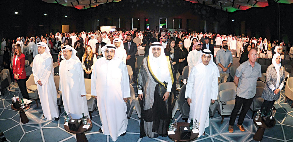 u0627u0644u0648u0642u0648u0641 u0644u0644u0633u0644u0627u0645 u0627u0644u0648u0637u0646u064a  t   (u062au0635u0648u064au0631 u0633u0639u062f u0647u0646u062fu0627u0648u064a)