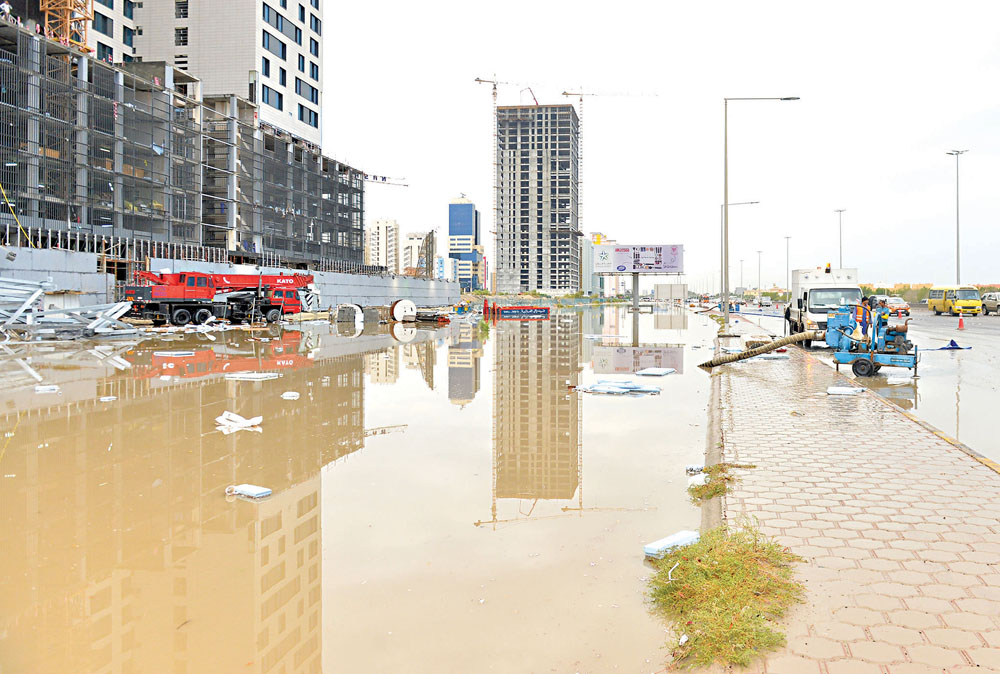 u0627u0644u0623u0645u0637u0627u0631 u062eu0644u0641u062a u0641u0648u0636u0649 u0643u0628u064au0631u0629  t  (u062au0635u0648u064au0631 u0623u0633u0639u062f u0639u0628u062fu0627u0644u0644u0647)