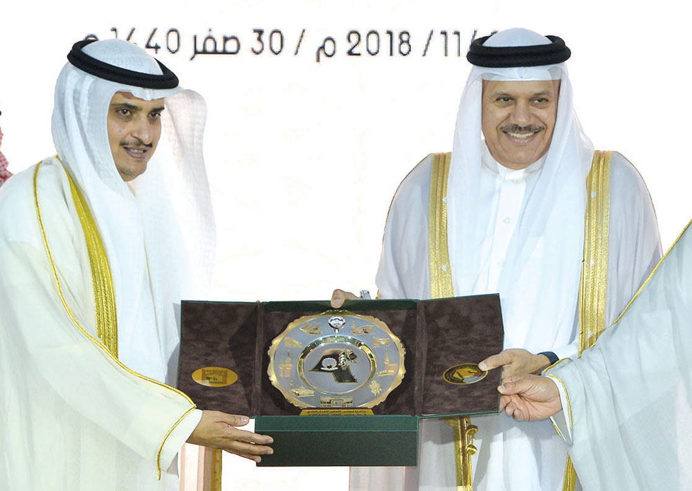 u0627u0644u0645u0646u0641u0648u062du064a u064au062au0633u0644u0645 u062cu0627u0626u0632u0629 u0623u0641u0636u0644 u0645u0634u0631u0648u0639 u062eu0644u064au062cu064a t(u062au0635u0648u064au0631 u0633u0639u062f u0647u0646u062fu0627u0648u064a)