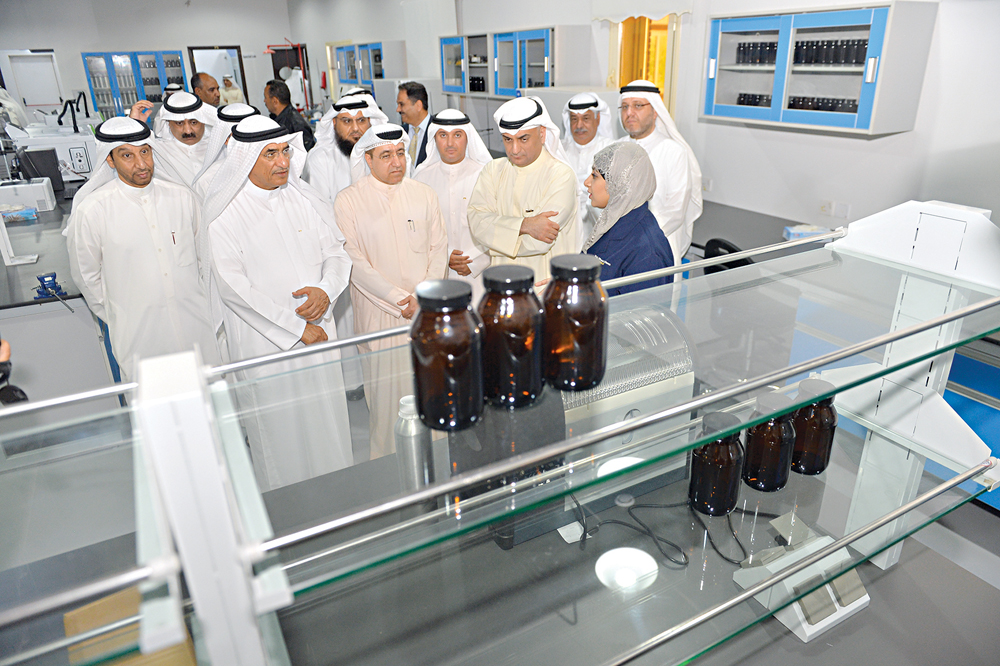 u0627u0644u0631u0634u064au062fu064a u064au0637u0644u0639 u0639u0644u0649 u0645u062eu062au0628u0631 u0641u062du0635 u0627u0644u0632u064au0648u062a   t    (u062au0635u0648u064au0631u0623u0633u0639u062f u0639u0628u062fu0627u0644u0644u0647)