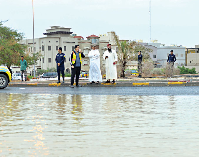 الوزير الرومي يتابع الوضع الميداني	(تصوير أسعد عبدالله)