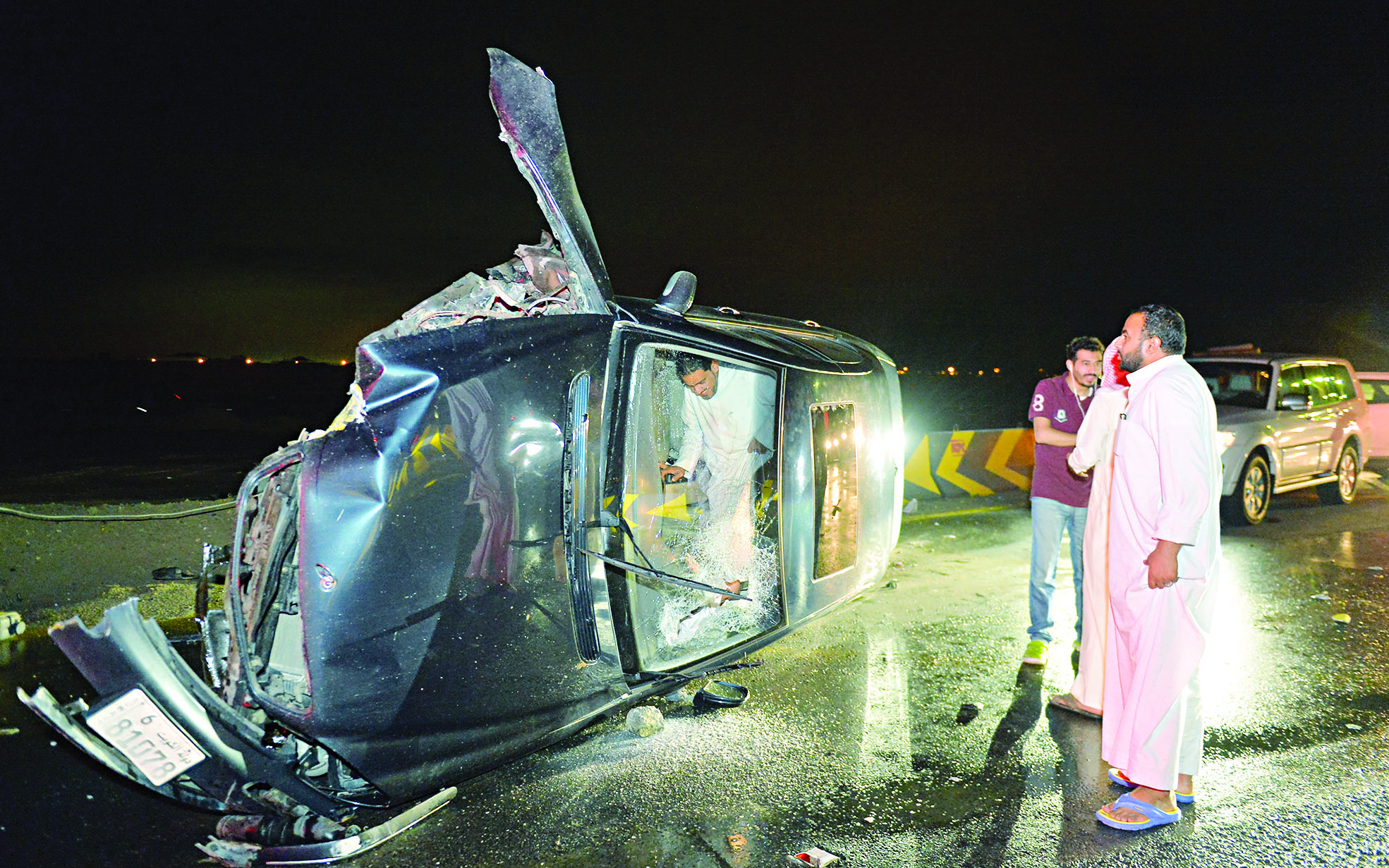 u0645u062du0627u0648u0644u0629 u0625u0646u0642u0627u0630 u0623u062du062f u0627u0644u0645u0648u0627u0637u0646u064au0646 u0627u0644u0639u0627u0644u0642 u062fu0627u062eu0644 u0633u064au0627u0631u062au0647 u0639u0644u0649 u0637u0631u064au0642 u0627u0644u0648u0641u0631u0629t (u062au0635u0648u064au0631 u0623u0633u0639u062f u0639u0628u062f u0627u0644u0644u0647)