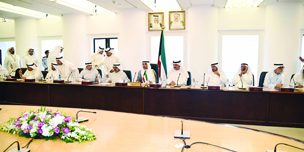 u0627u0644u063au0627u0646u0645 u0648u0646u0627u0635u0631 u0627u0644u0635u0628u0627u062d u064au062au0648u0633u0637u0627u0646 u0639u062fu062fu0627 u0645u0646 u0627u0644u0646u0648u0627u0628 u0648u0627u0644u0648u0632u0631u0627u0621 u0641u064a u0627u0644u0627u062cu062au0645u0627u0639    t  (u062au0635u0648u064au0631 u0623u0633u0639u062f u0639u0628u062fu0627u0644u0644u0647)