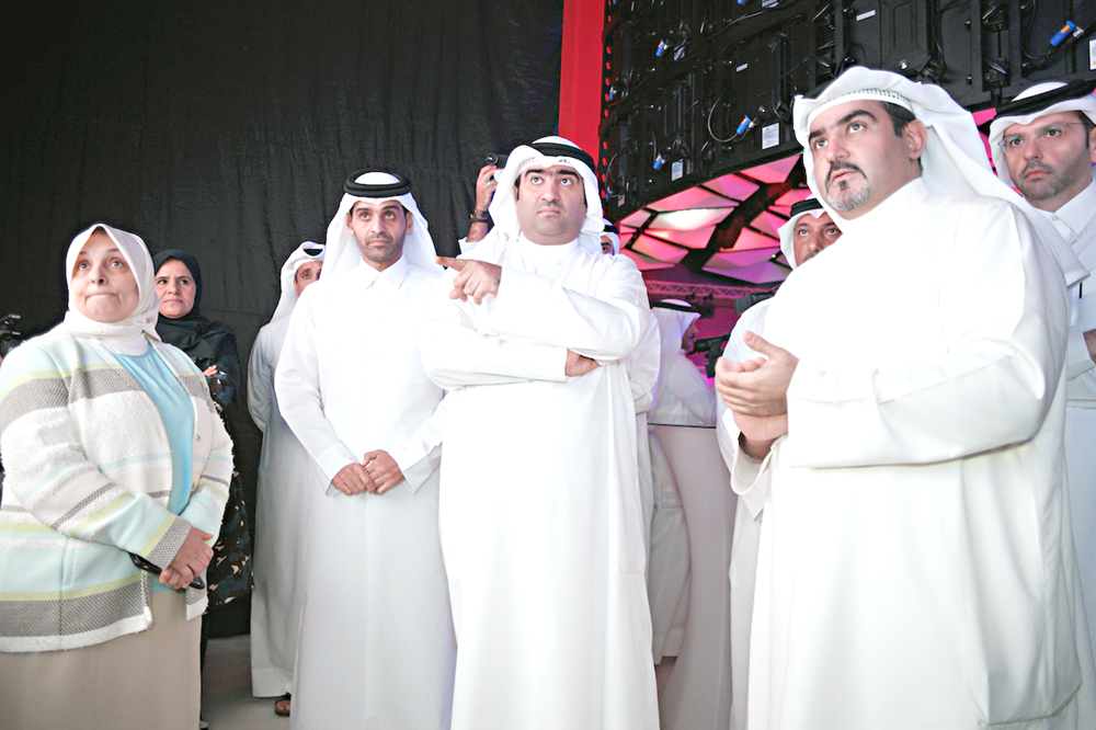 الروضان والصبيح وآل ثاني يستمعون لشرح مقدم من عبدالعزيز البابطين