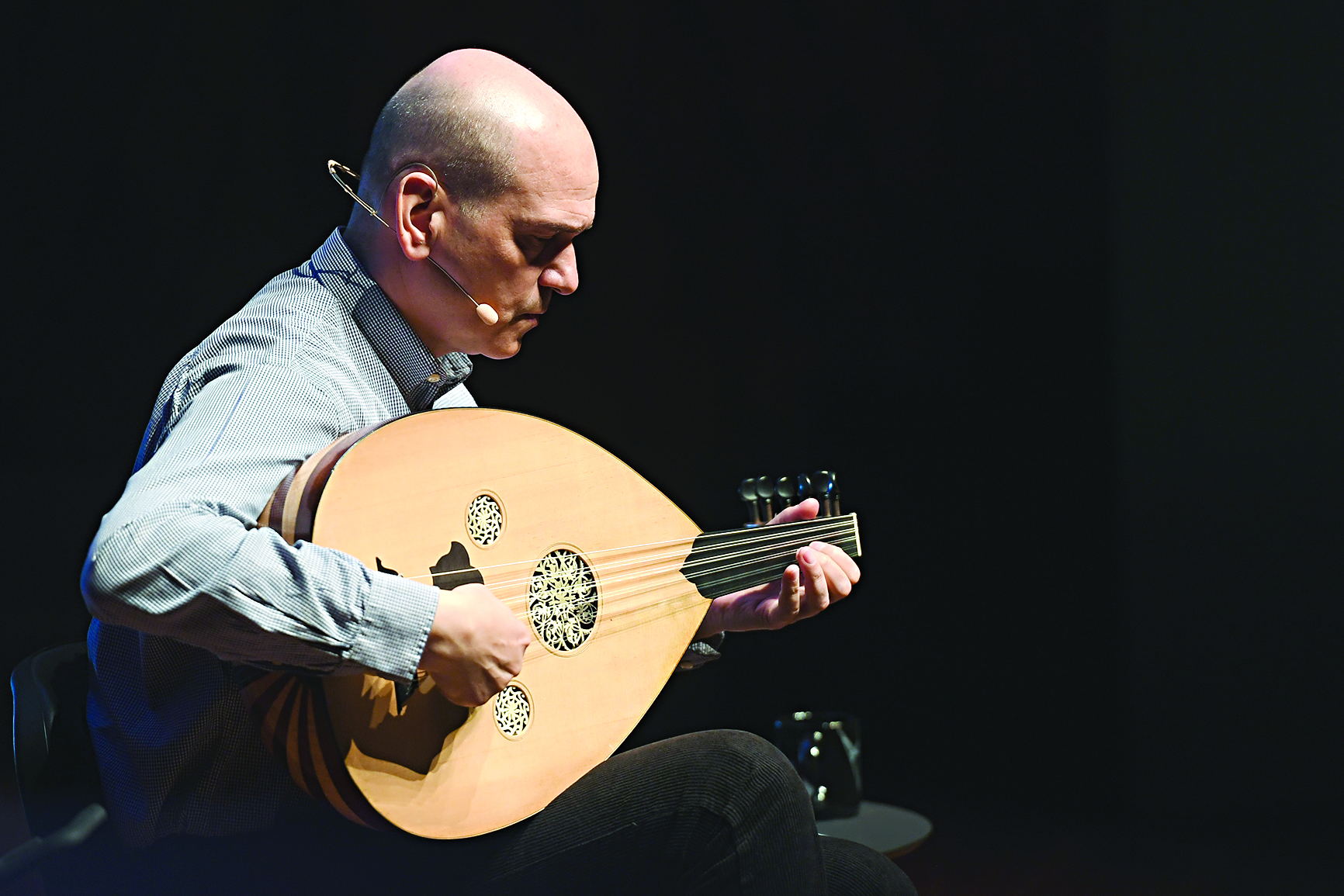 u0643u064au0631u064au0627u0643u0648u0633 u0643u0627u0644u062au0632u064au062fu064au0633 u064au0639u0632u0641 u0639u0644u0649 u0627u0644u0639u0648u062f