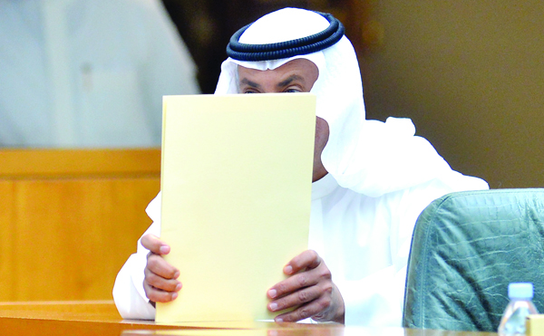 u0627u0644u0631u0648u0645u064a u064au0644u0645u0644u0645 u0623u0648u0631u0627u0642u0647 u0641u064a u062cu0644u0633u0629 u0627u0644u0645u062cu0644u0633 u0623u0645u0633 t(u062au0635u0648u064au0631 u0623u0633u0639u062f u0639u0628u062fu0627u0644u0644u0647)