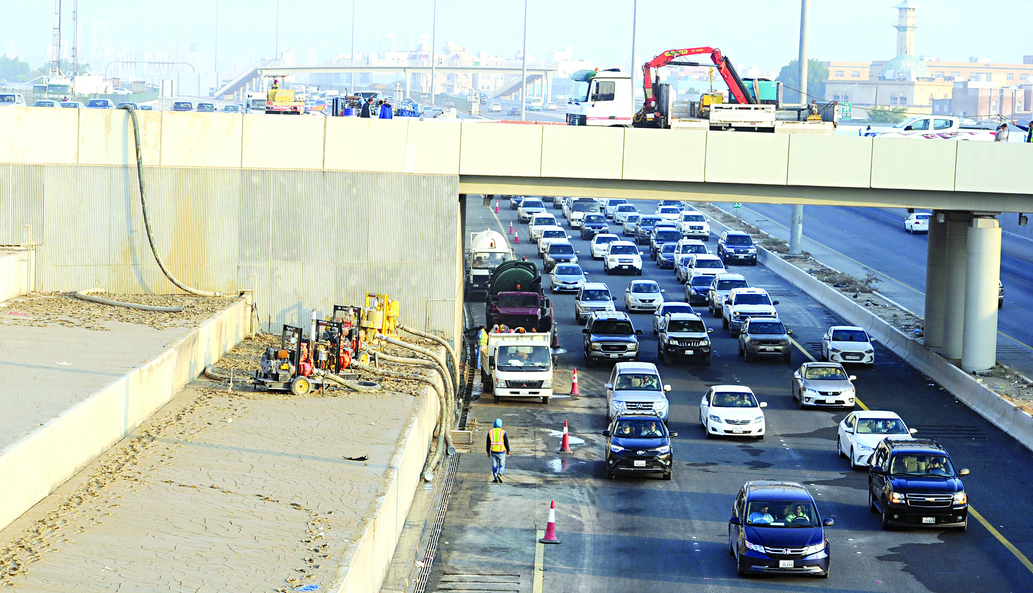 مضخات في نفق المنقف لمنع غرقه مجدداً