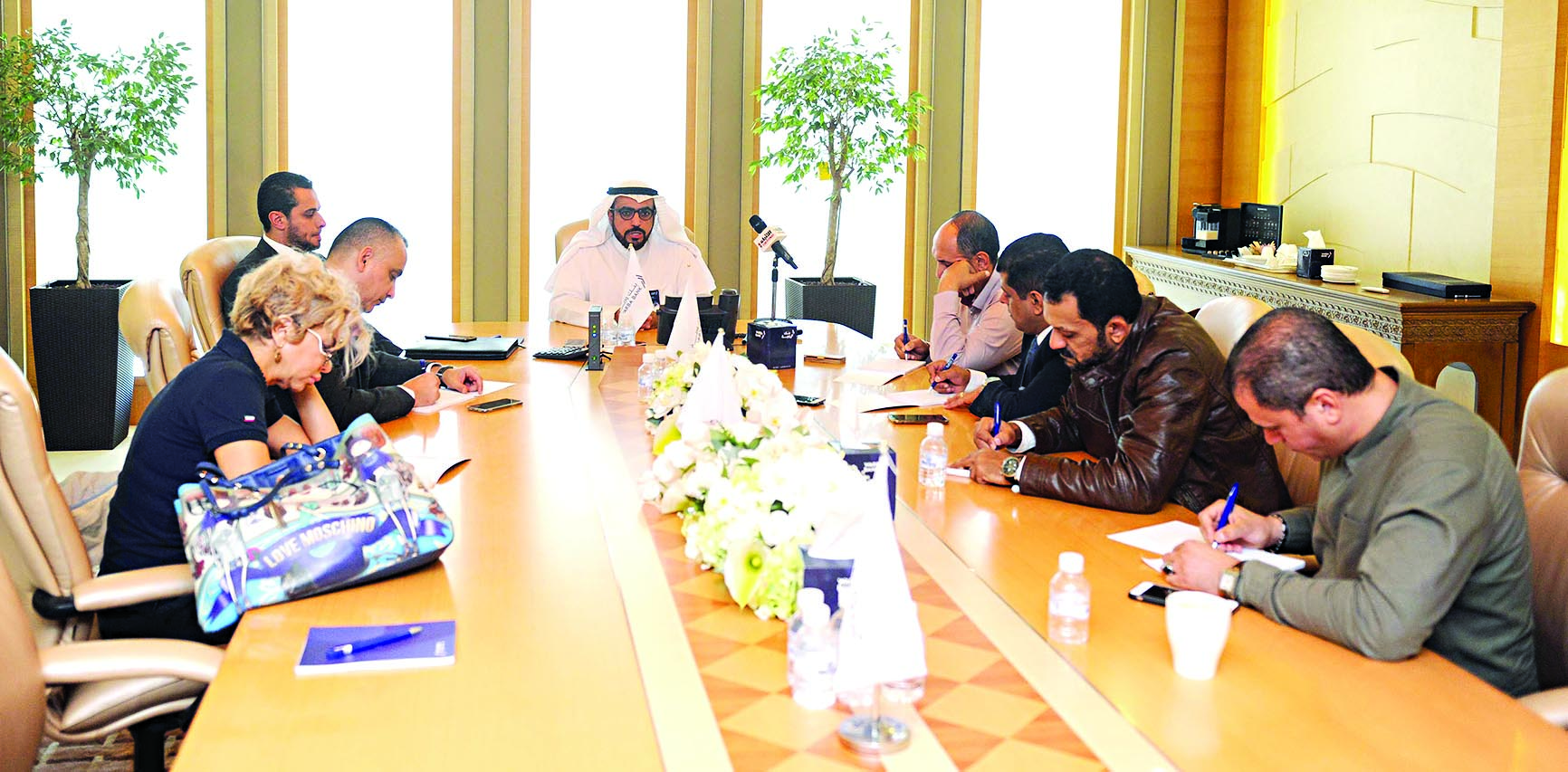 u062cu0627u0646u0628 u0645u0646 u0627u0644u0645u0624u062au0645u0631 u0627u0644u0635u062du0627u0641u064at (u062au0635u0648u064au0631u0633u0639u062f u0647u0646u062fu0627u0648u064a)