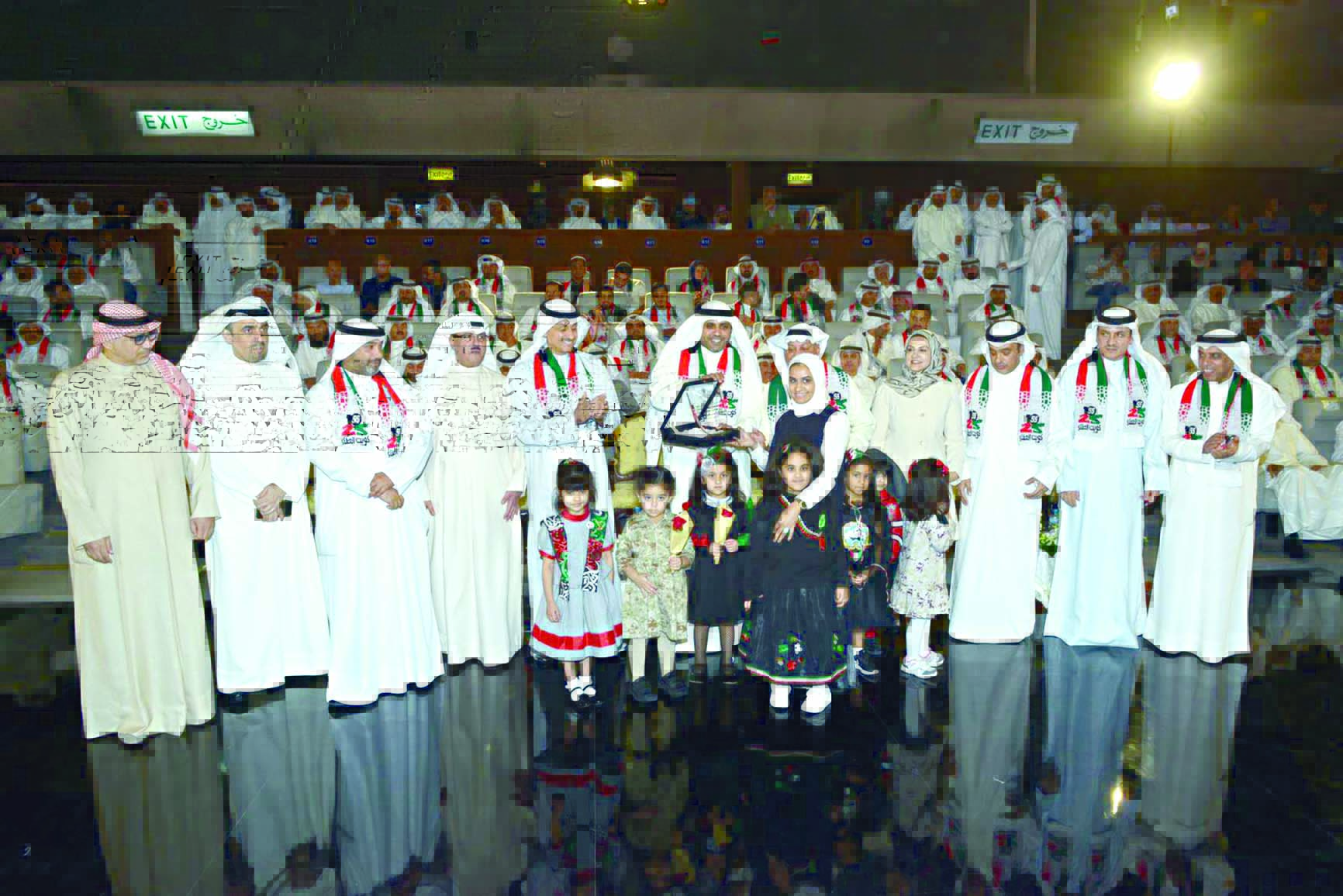 u0627u0644u0648u0632u064au0631u0627u0644u062cu0628u0631u064a u064au062au0648u0633u0637 u0639u062fu062fu0627u064b u0645u0646 u0627u0644u0645u0643u0631u0651u0645u064au0646 u0648u0645u0633u0624u0648u0644u064a u0627u0644u0648u0632u0627u0631u0629