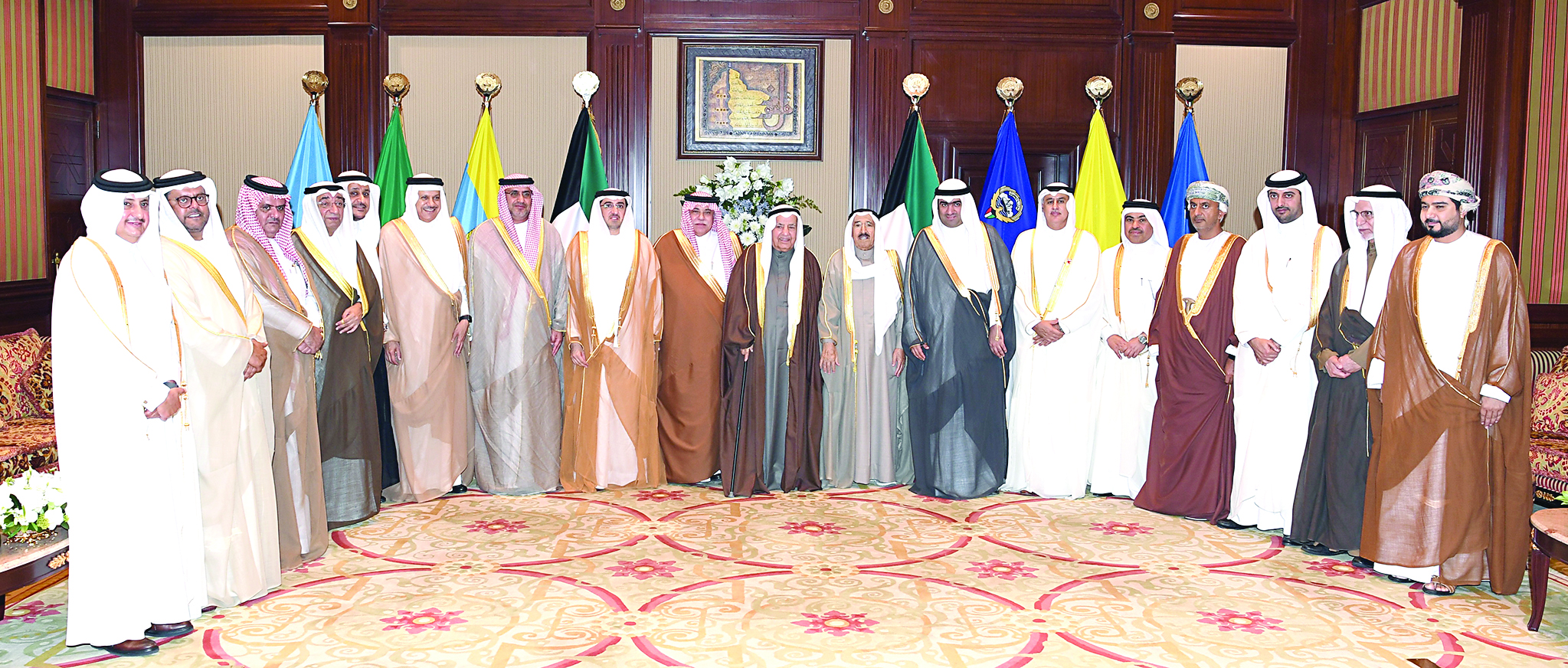 u0633u0645u0648 u0627u0644u0623u0645u064au0631 u0645u062au0648u0633u0651u0637u0627u064b u0627u0644u0631u0648u0636u0627u0646 u0648u0627u0644u063au0627u0646u0645 u0648u0648u0632u0631u0627u0621 u00abu0627u0644u062au062cu0627u0631u0629u00bb u0648u0631u0624u0633u0627u0621 u0627u0644u063au0631u0641 u0627u0644u062eu0644u064au062cu064au0629