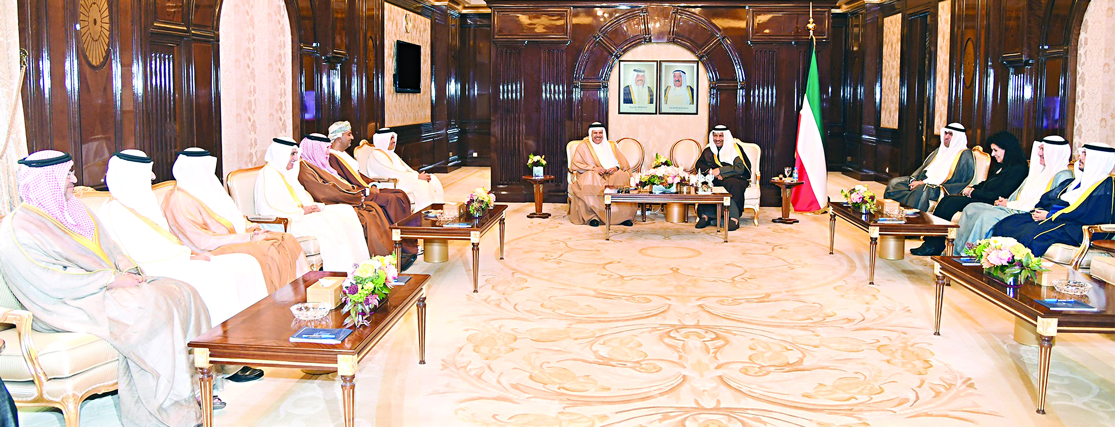 جابر المبارك مستقبلاً وزراء التجارة  