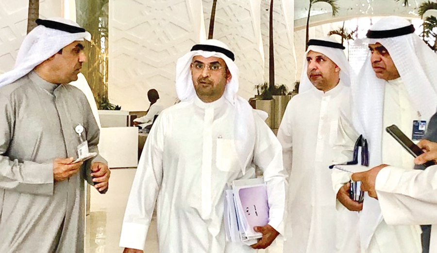 u0627u0644u062du062cu0631u0641 u0648u0641u0631u064au0642 u0648u0632u0627u0631u0629 u0627u0644u0645u0627u0644u064au0629 u0644u062fu0649 u062fu062eu0648u0644u0647u0645 u0627u0644u0645u062cu0644u0633 u0623u0645u0633