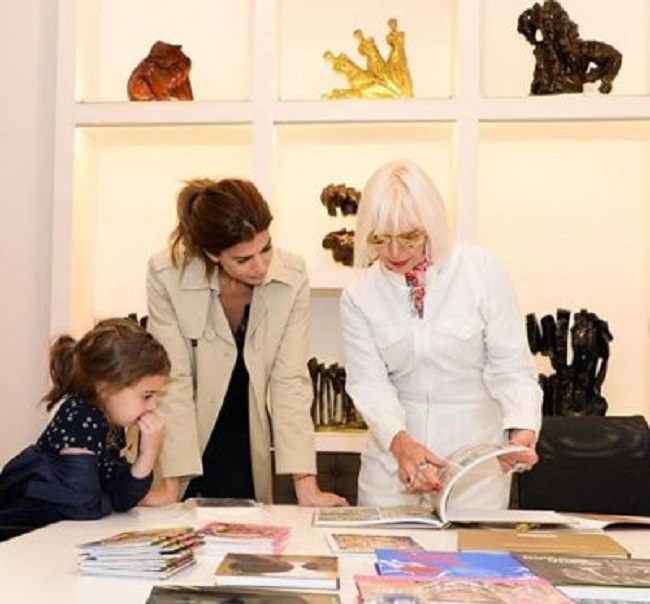 u0633u064au062fu0629 u0627u0644u0623u0631u062cu0646u062au064au0646 u0627u0644u0623u0648u0644u0649 u062au0634u0631u0641 u0639u0644u0649 u0627u0646u062au0642u0627u0621 u0627u0644u0647u062fu0627u064au0627 u0644u0632u0639u0645u0627u0621 G20 