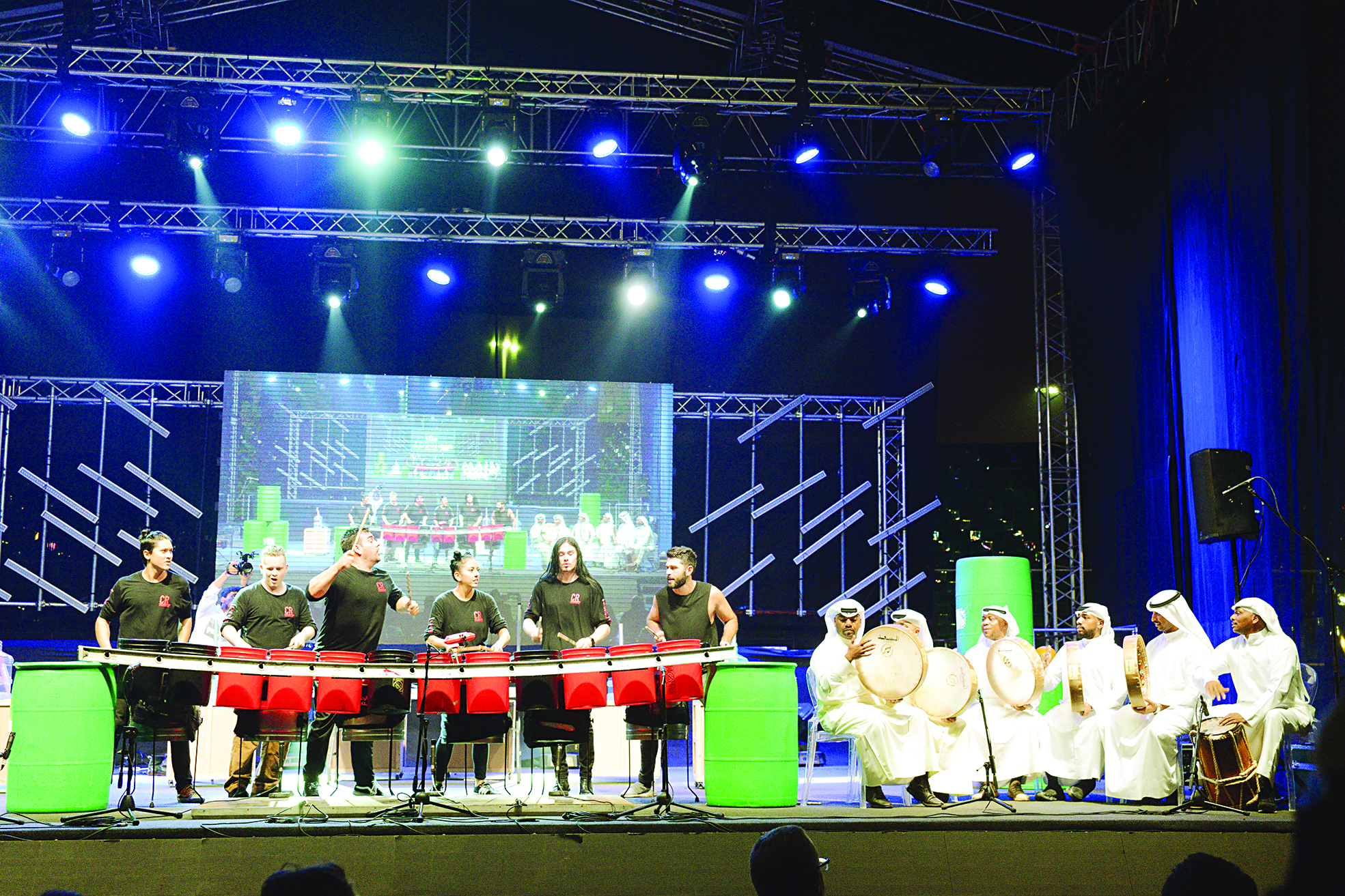 صورة تجمع الإيقاع الكويتي الشرقي بالإيقاع الغربي السريع 