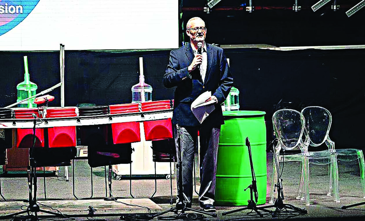 ... ولورانس سيلفرمان يلقي كلمته