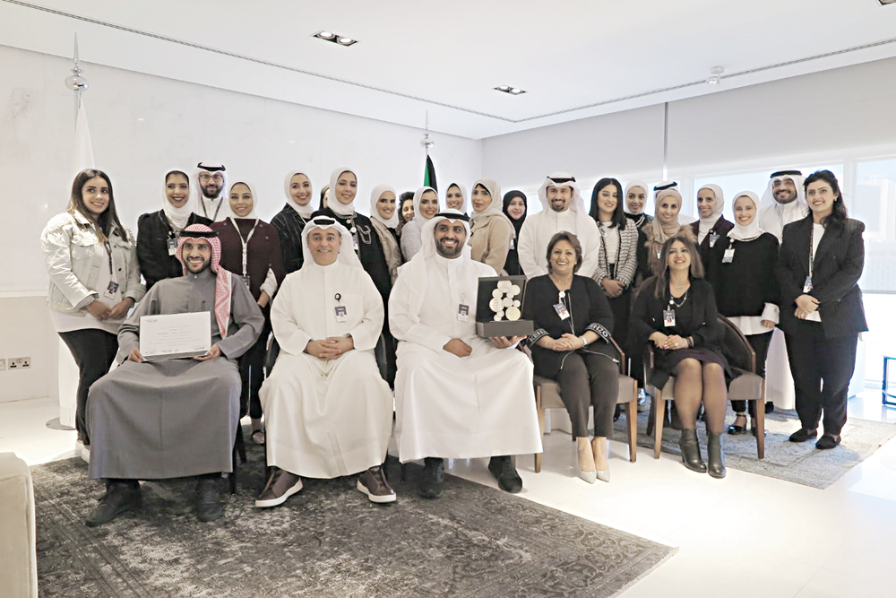 u0627u0644u0645u0636u0641 u0648u0628u0648u0637u064au0628u0627u0646 u064au062au0648u0633u0637u0627u0646 u0645u0648u0638u0641u064a u0641u0631u0639 u0627u0644u0639u0627u0635u0645u0629 u0627u0644u0645u0643u0631u0651u0645 