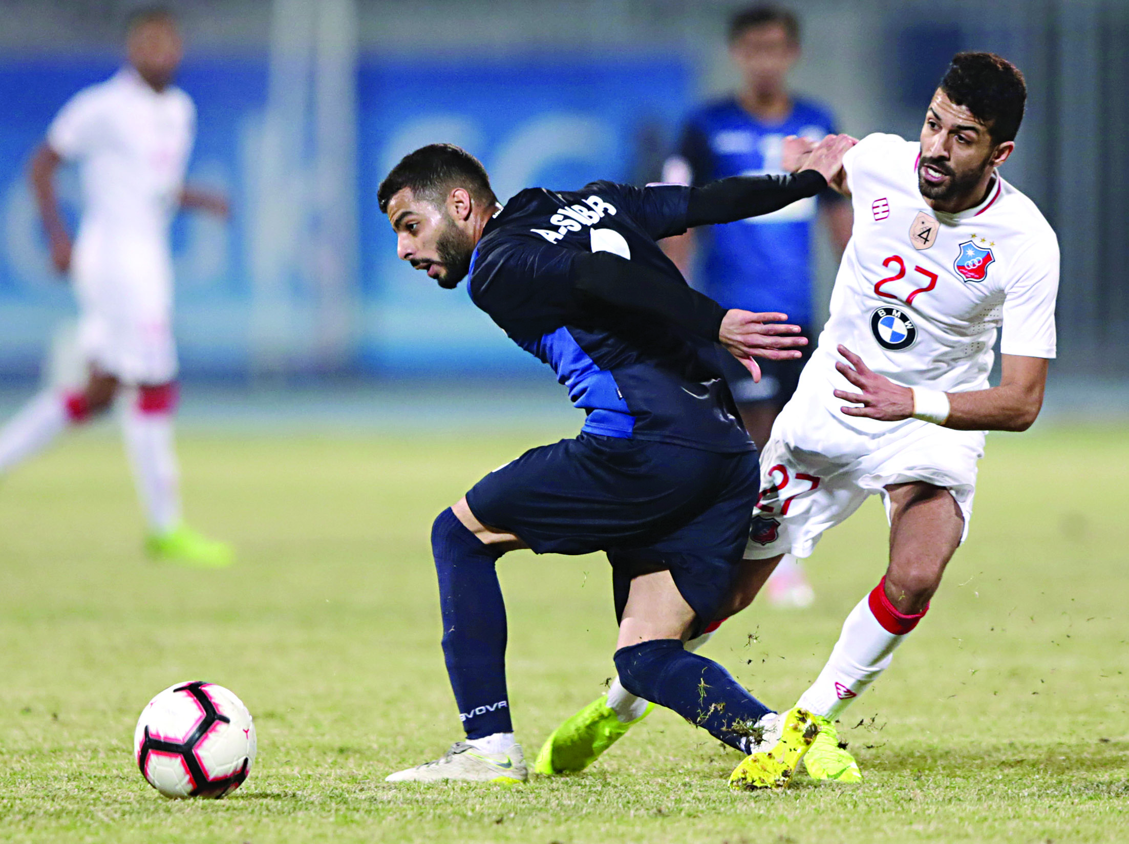 u0644u0642u0637u0629 u0645u0646 u0645u0628u0627u0631u0627u0629 u0627u0644u0623u0645u0633 u0628u064au0646 u0627u0644u0634u0628u0627u0628 u0648u00abu0627u0644u0643u0648u064au062au00bb                 t       (u0627u0644u0623u0632u0631u0642 u062fu0648u062a u0643u0648u0645)