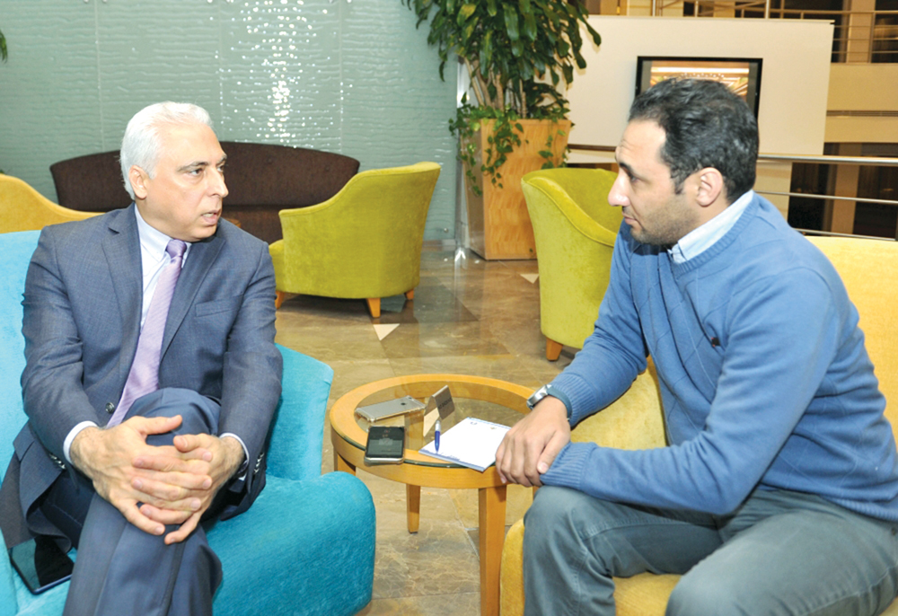 الصايغ متحدثاً للزميل أحمد زكريا 