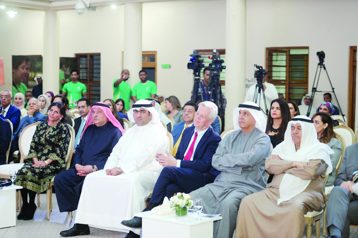 u0627u0644u0631u0648u0636u0627u0646 u064au062au0642u062fu0645 u0627u0644u062du0636u0648u0631 u0641u064a u0627u0644u0627u062du062au0641u0627u0644u064au0629t (u062au0635u0648u064au0631 u0628u0633u0627u0645 u0632u064au062fu0627u0646)