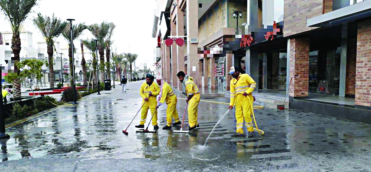 u0639u0645u0627u0644 u064au0646u0638u0641u0648u0646 u0623u0631u0636 u0645u0634u0631u0648u0639 u0628u0631u0627u064au062d u0633u0627u0644u0645