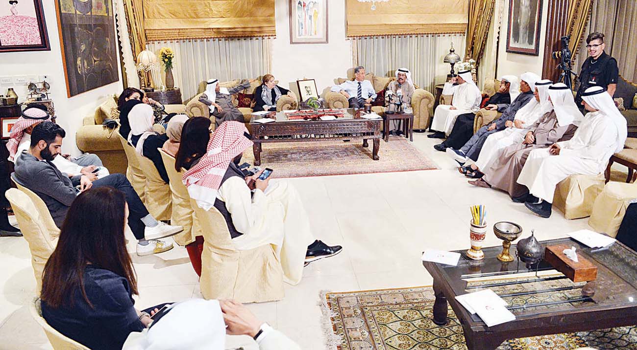 من الأمسية الثقافية   	  (تصوير نايف العقلة)