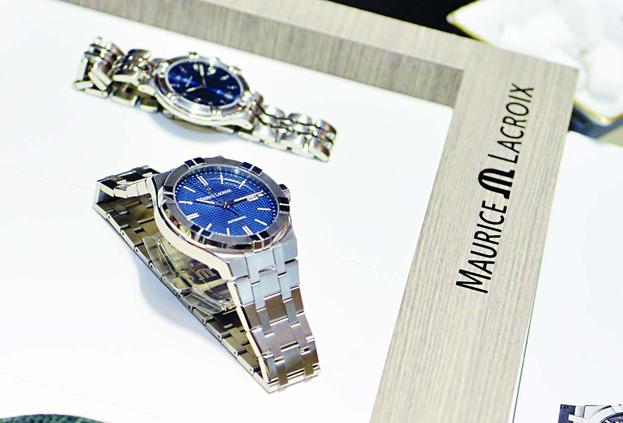 تشكيلة مميّزة من الساعات         	          