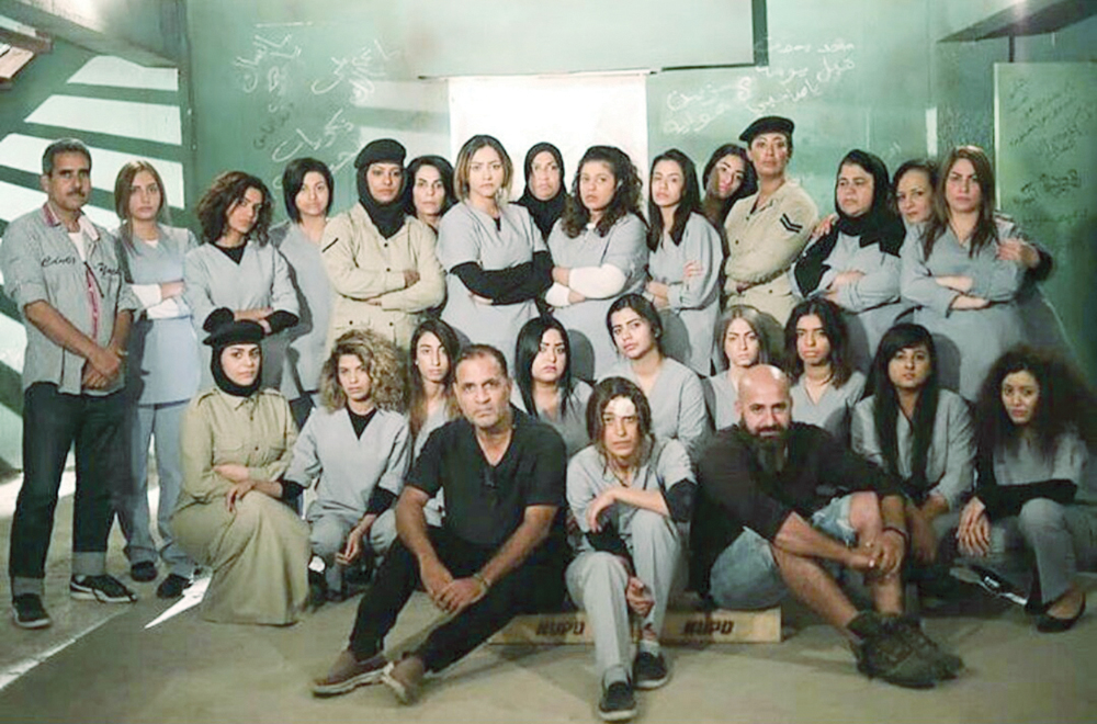 أبطال «العذراء» في لقطة جماعية 