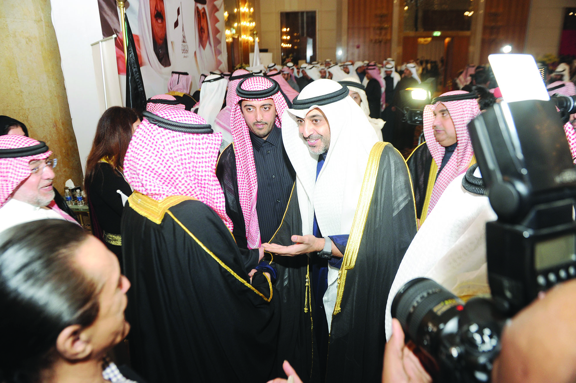 محمد العبدالله مهنئا