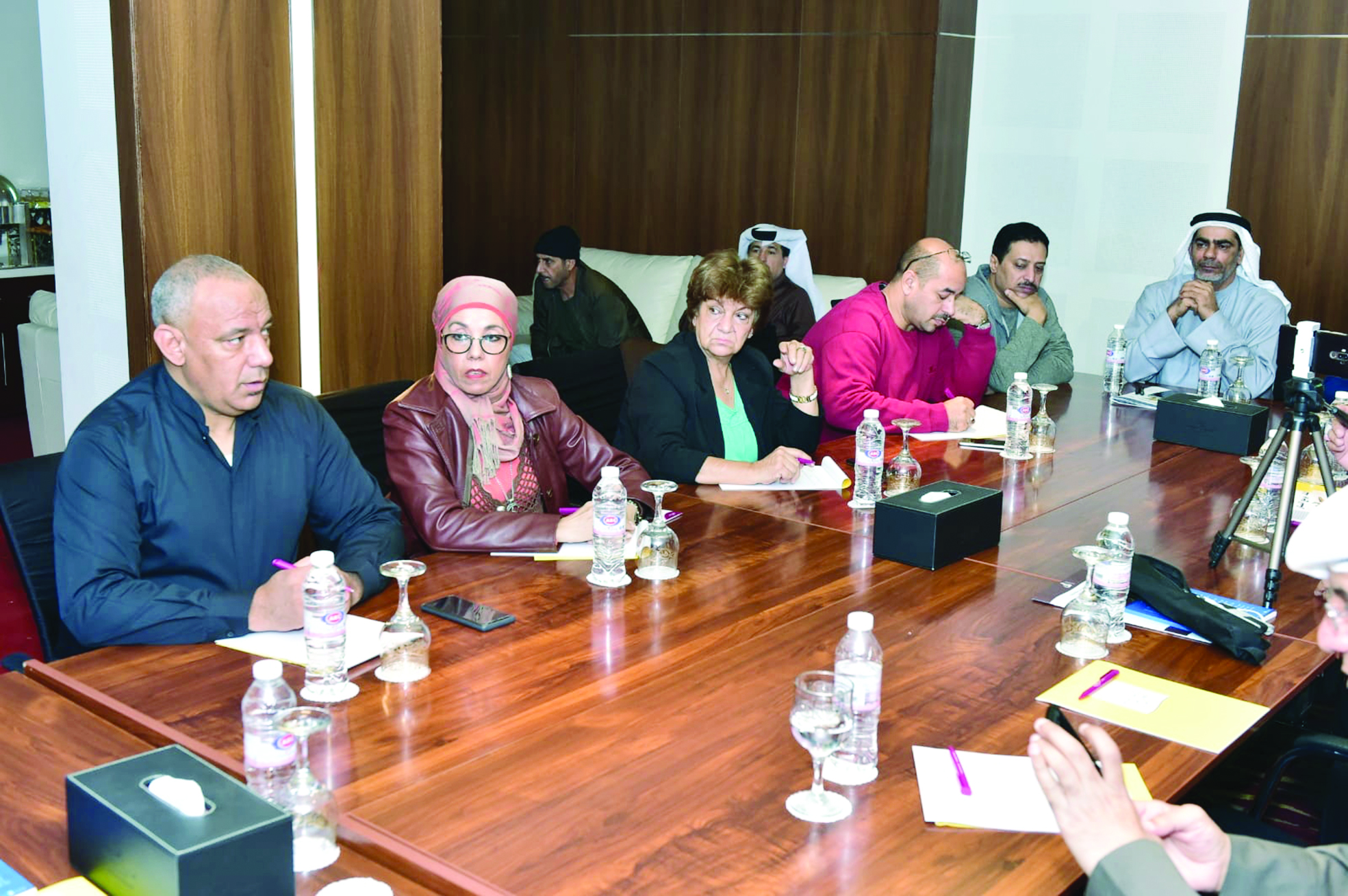 من الحلقة النقاشية 