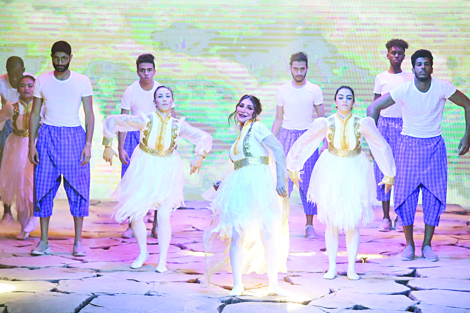  عرض الافتتاح 