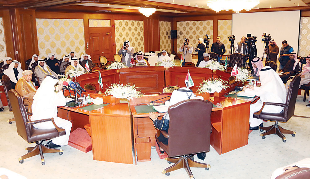 جانب من الاجتماع    	(تصوير أسعد عبدالله) 