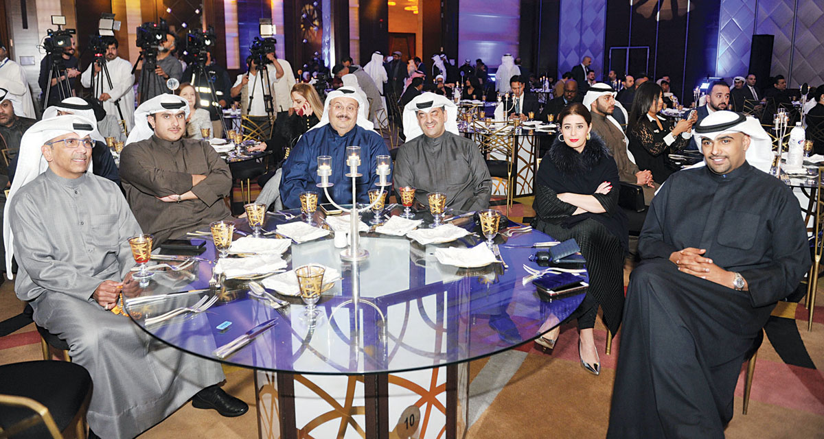 u0627u0644u0632u0645u064au0644 u0648u0644u064au062f u0627u0644u062cu0627u0633u0645 u0648u0648u0644u064au062f u0627u0644u062eu0634u062au064a u0648u0639u062fu062f u0645u0646 u0627u0644u062du0636u0648u0631 u0641u064a u0627u0644u062du0641u0644