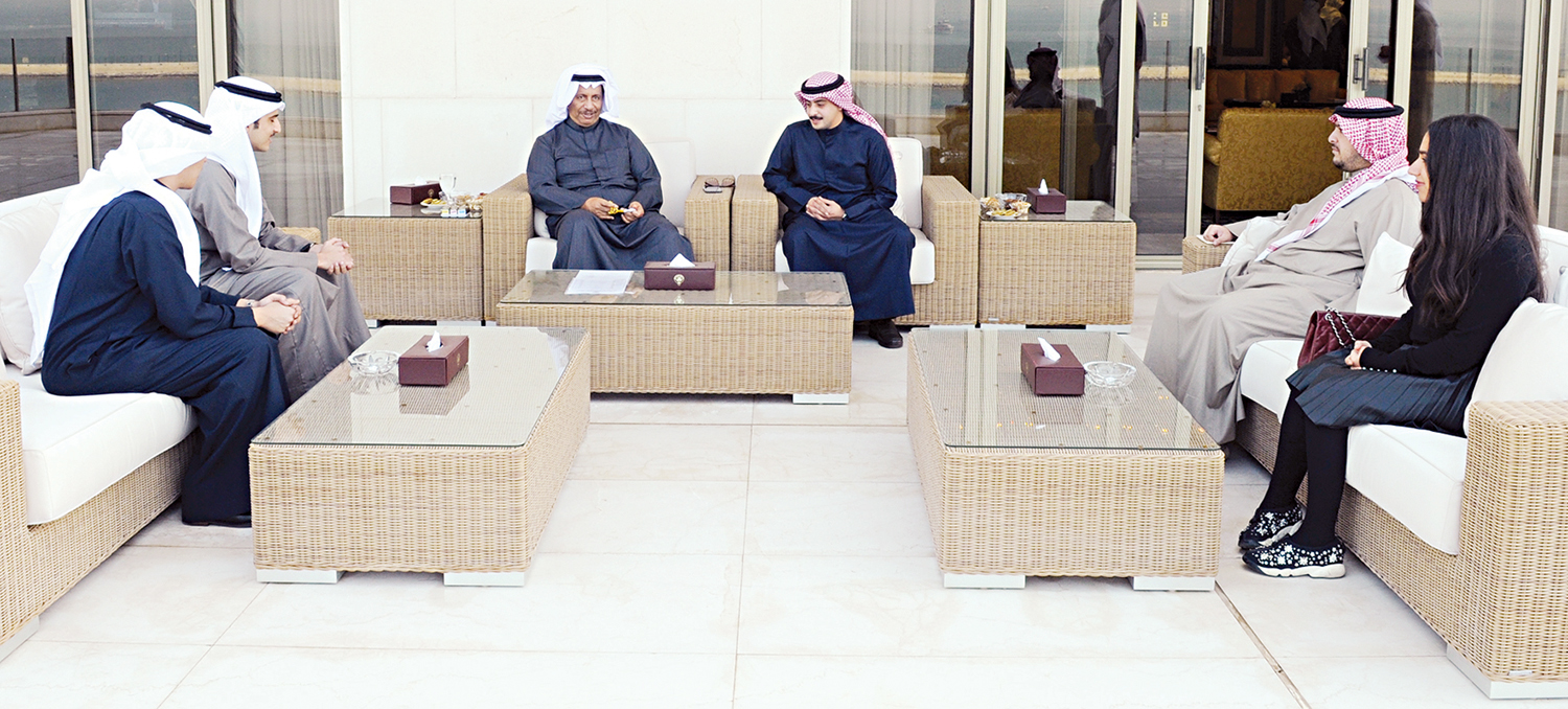 المبارك مستقبلاً الوفد