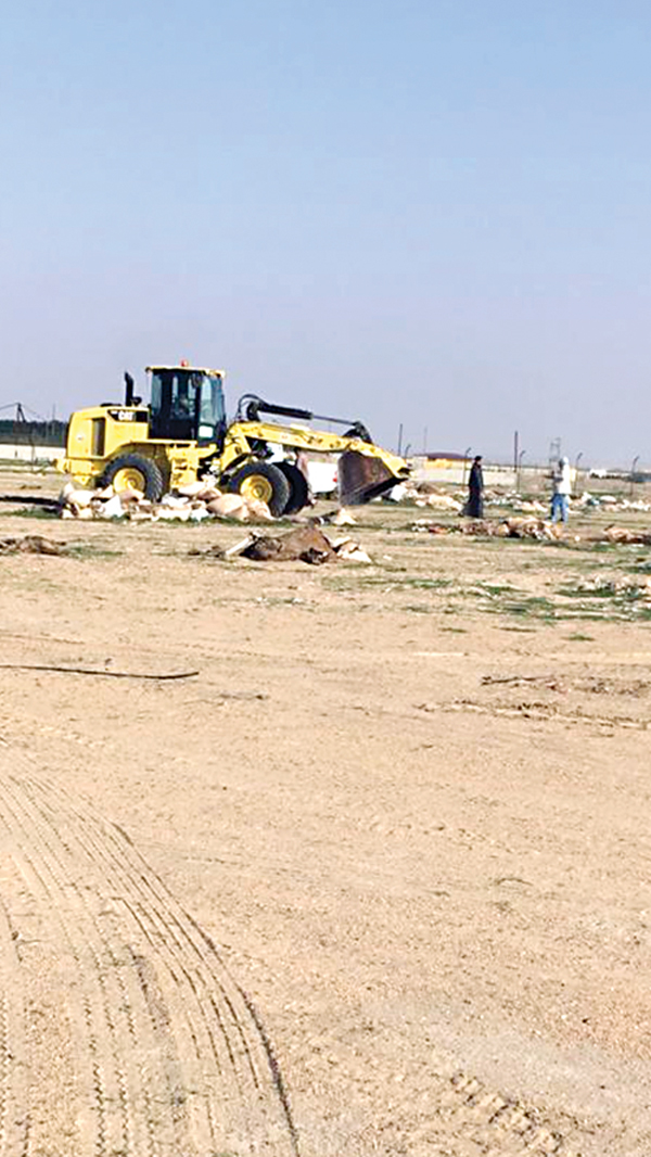 جرافات البلدية تحركت لرفع نفايات مزارع العبدلي