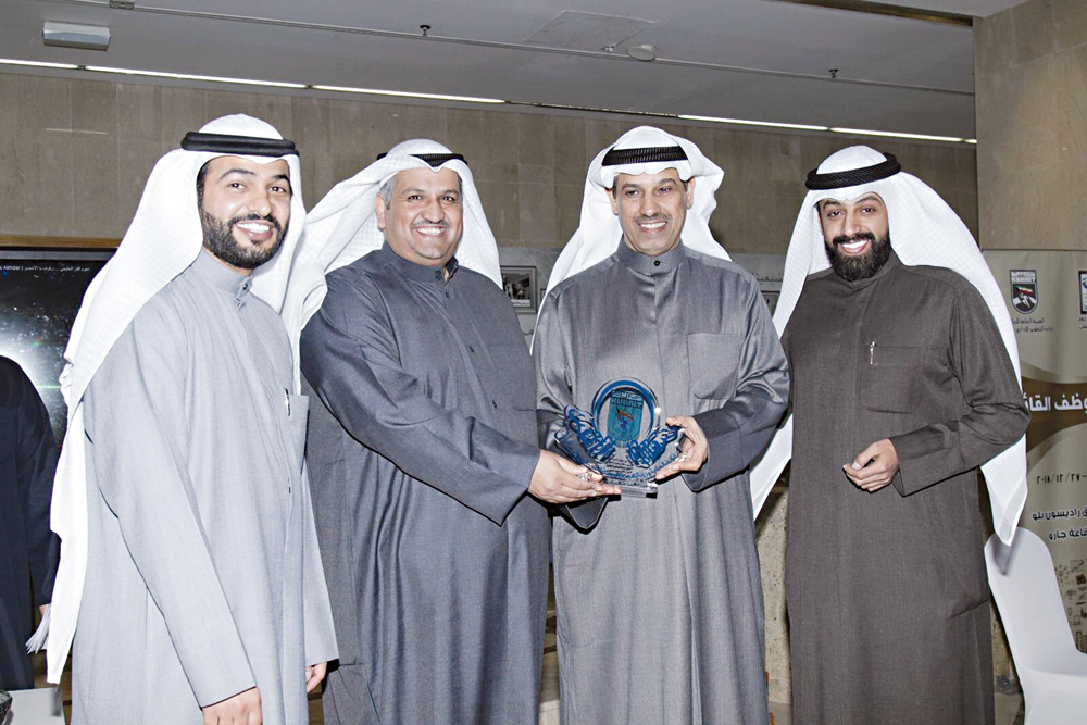 u0641u0644u064au0637u062d u0645u0643u0631u0645u0627u064b u0645u0646 u0642u0628u0644 u0623u0639u0636u0627u0621 u0627u0644u0646u0642u0627u0628u0629