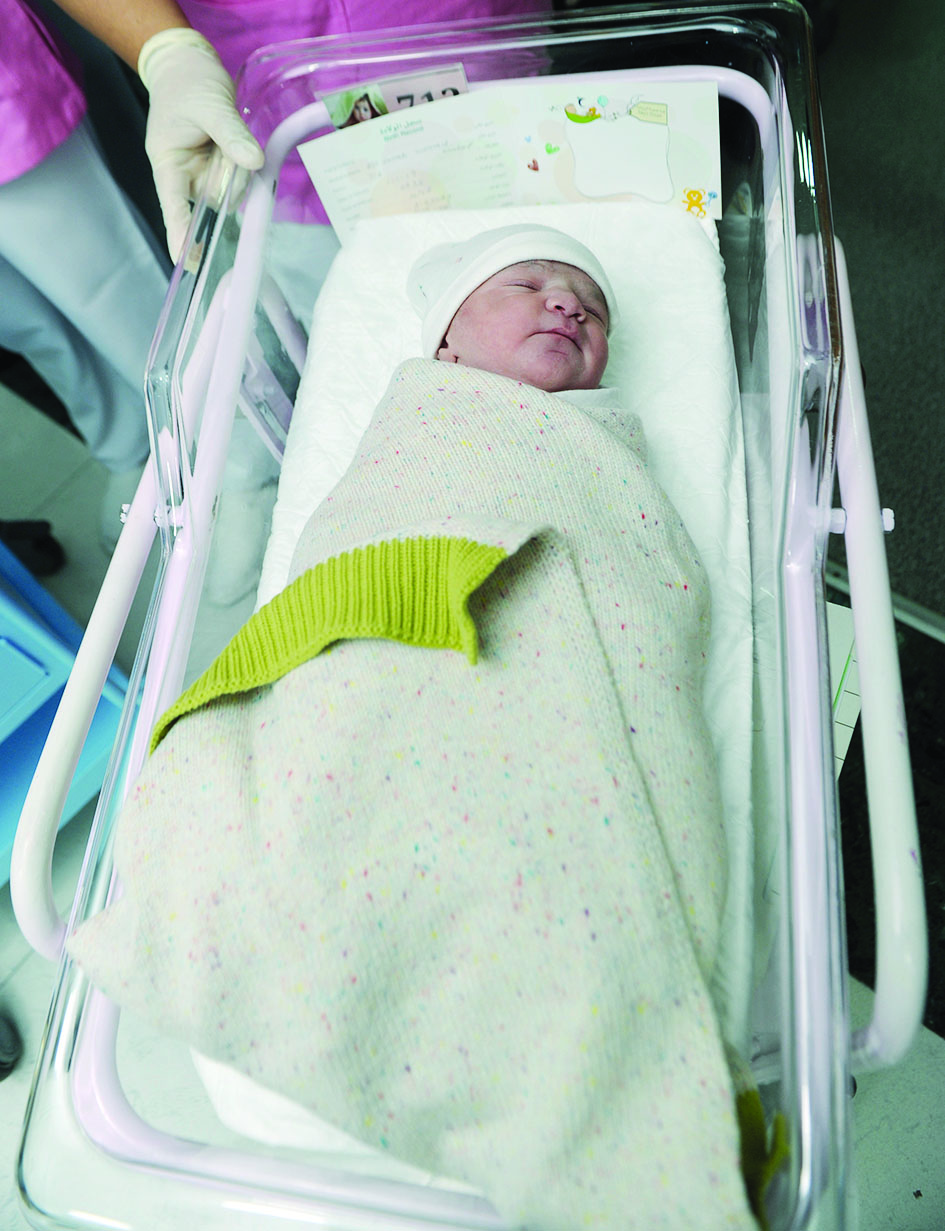 مولودة جديدة في مستشفى السلام