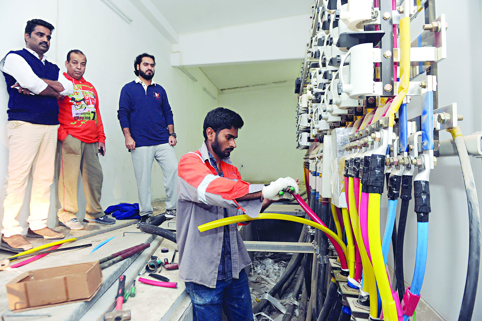 u0641u0646u064au0648 u0634u0628u0643u0627u062a u062au0648u0632u064au0639 u0627u0644u0643u0647u0631u0628u0627u0621 u0623u062bu0646u0627u0621 u0625u0635u0644u0627u062d u0645u062du0648u0644 u0645u0646u0637u0642u0629 u0633u0644u0648u0649t (u062au0635u0648u064au0631 u0628u0633u0627u0645 u0632u064au062fu0627u0646)