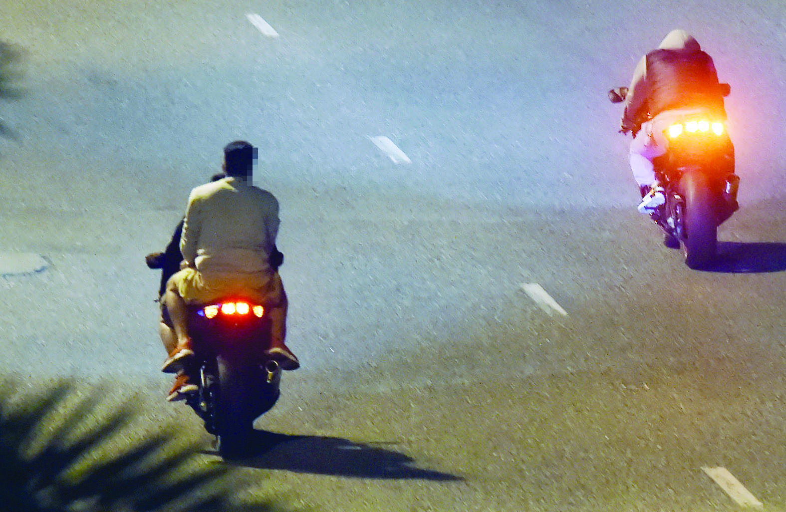 ركوب الدراجات من دون الالتزام بالاشتراطات والقوانين