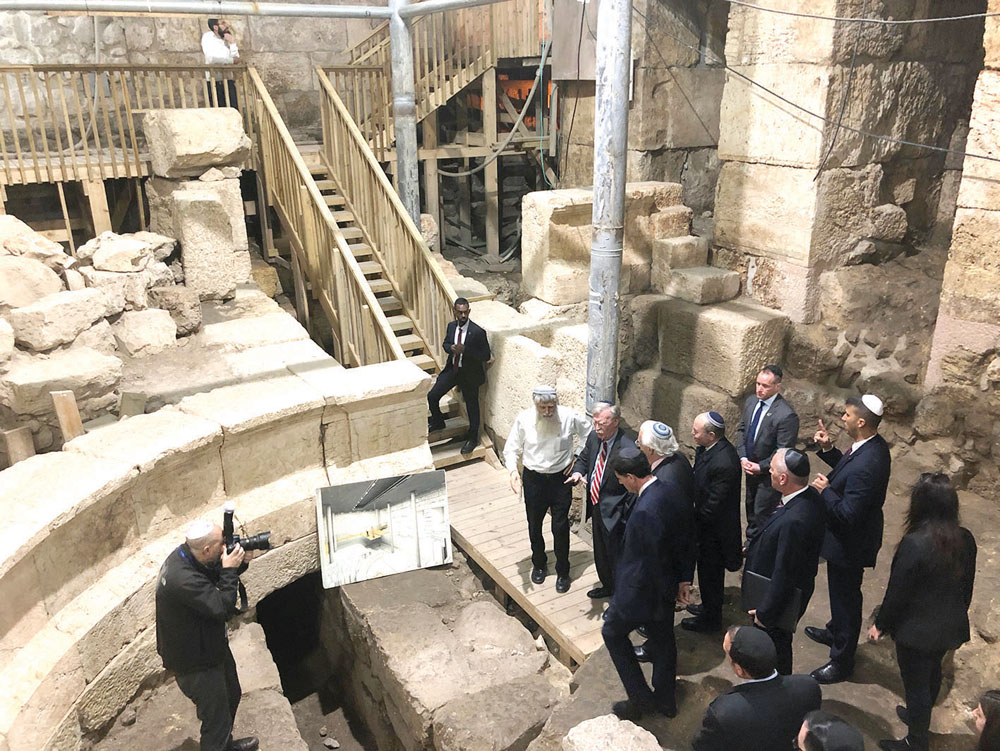 u0628u0648u0644u062au0648u0646 u0648u0641u0631u064au062fu0645u0627u0646 u064au0632u0648u0631u0627u0646 u0645u0633u0631u062du0627u064b u062au0627u0631u064au062eu064au0627u064b u0641u064a u0627u0644u0642u062fu0633 u0627u0644u0642u062fu064au0645u0629 t  (u0631u0648u064au062au0631u0632) 