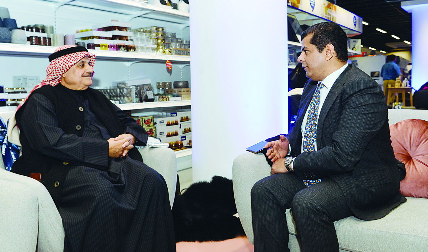 المطوع متحدثاً للزميل رضا السناري	 