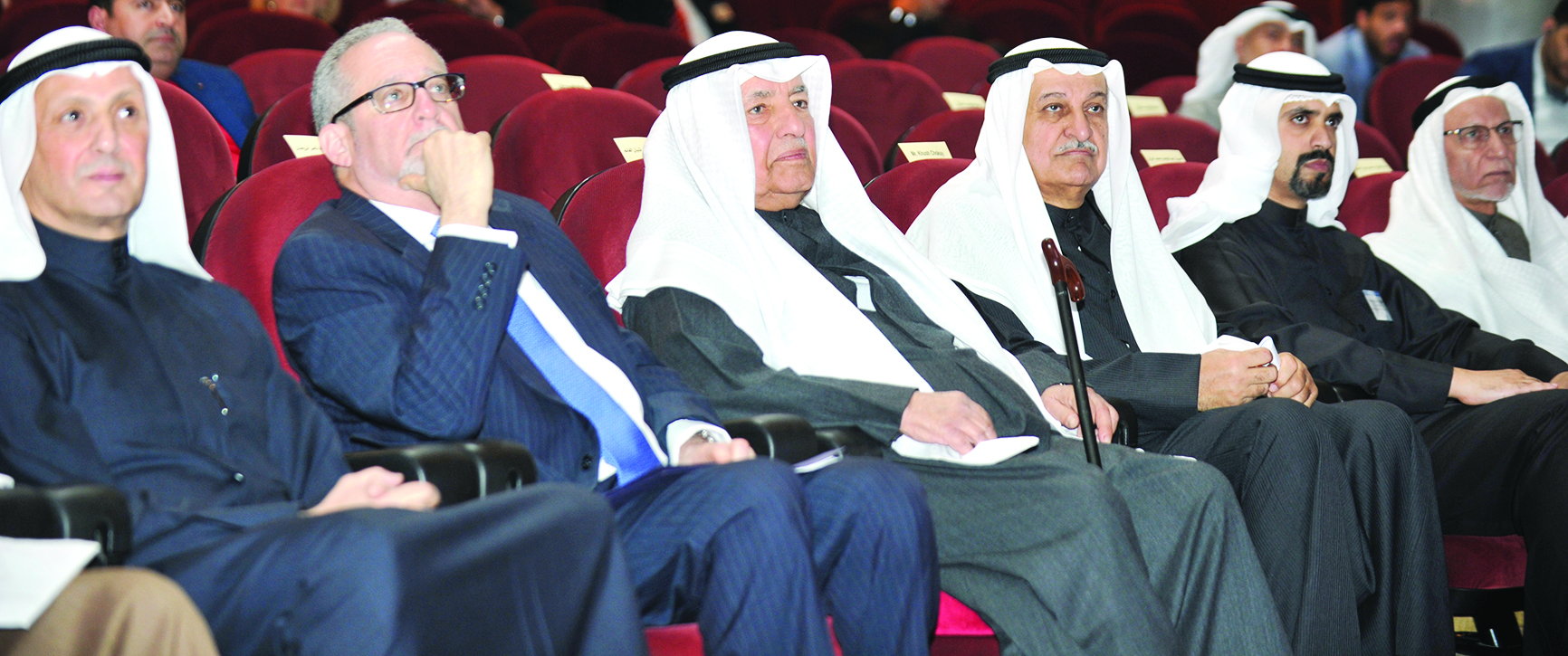 u0639u0644u064a u0627u0644u063au0627u0646u0645 u0645u062au0648u0633u0637u0627u064b u0623u0633u0627u0645u0629 u0627u0644u0646u0635u0641 u0648u0627u0644u0633u0641u064au0631 u0627u0644u0623u0645u064au0631u0643u064a t(u062au0635u0648u064au0631 u0633u0639u062f u0647u0646u062fu0627u0648u064a)