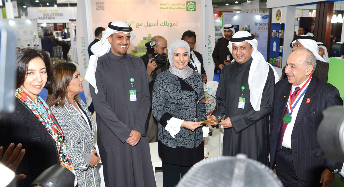 u0627u0644u0639u0642u064au0644 u0641u064a u062cu0648u0644u0629 u0628u0627u0644u0645u0639u0631u0636tt (u062au0635u0648u064au0631 u0646u0627u064au0641 u0627u0644u0639u0642u0644u0629)