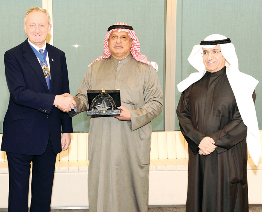 ماجد العجيل مكرّماً إيستلين بحضور يوسف العبيد 