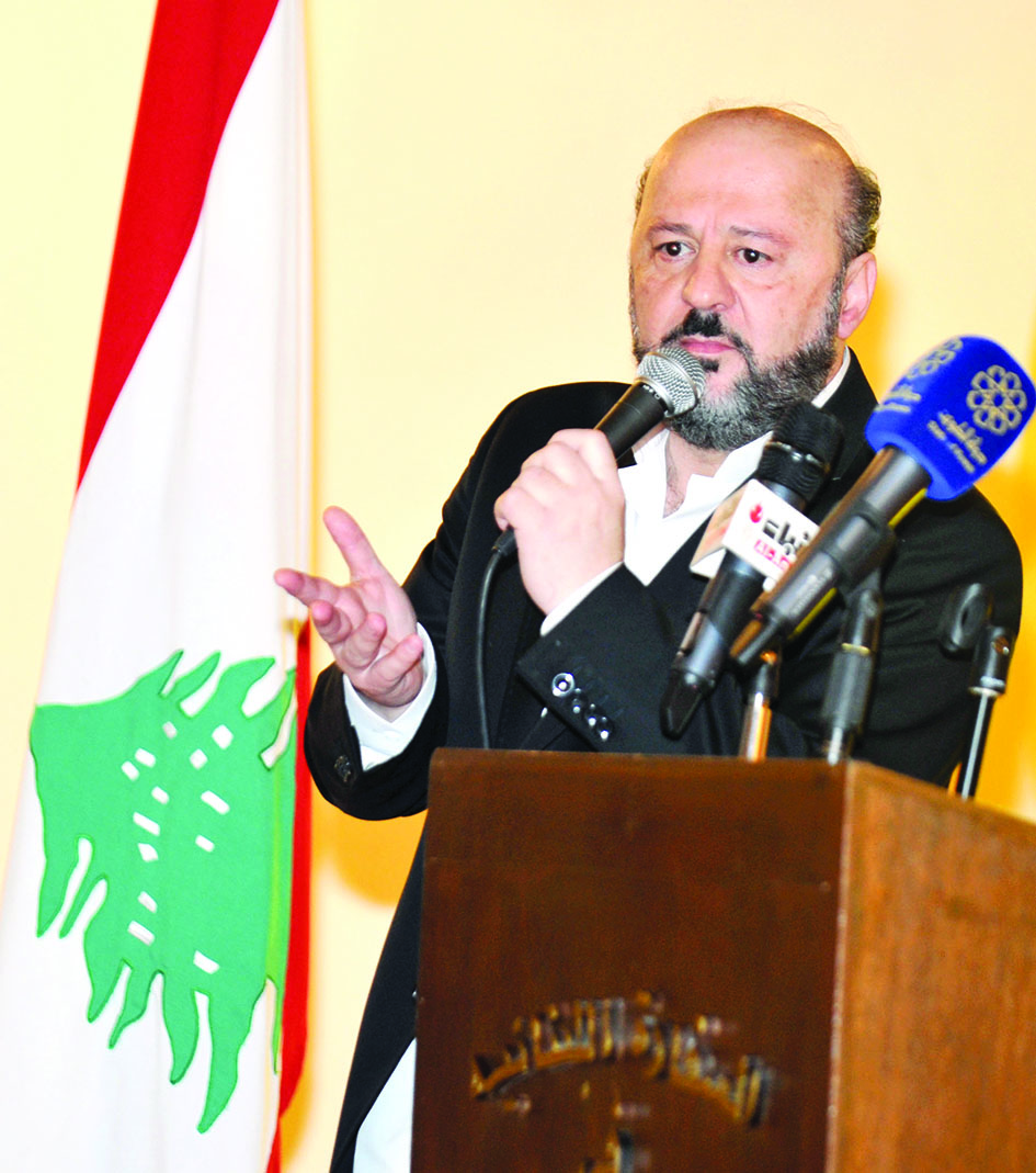 u0631u064au0627u0634u064a u0645u062au062du062fu062bu0627u064b u0641u064a u0627u0644u0644u0642u0627u0621    t(u062au0635u0648u064au0631 u0633u0639u062f u0647u0646u062fu0627u0648u064a)