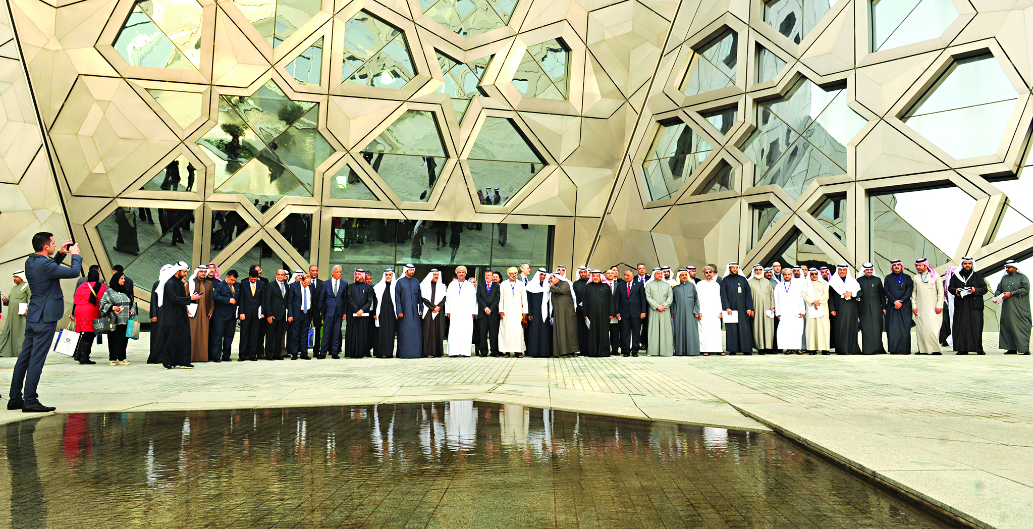 u0635u0648u0631u0629 u062cu0645u0627u0639u064au0629 u0644u0644u0645u0634u0627u0631u0643u064au0646 u0641u064a u0627u0644u0645u0624u062au0645u0631 t(u062au0635u0648u064au0631 u0633u0639u062f u0647u0646u062fu0627u0648u064a)