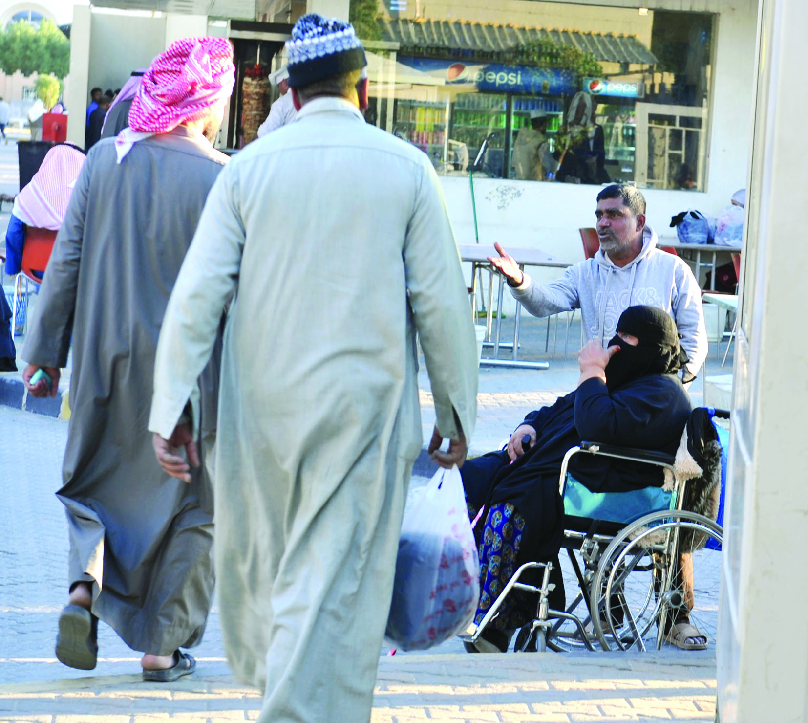 لا طرق معبدة 