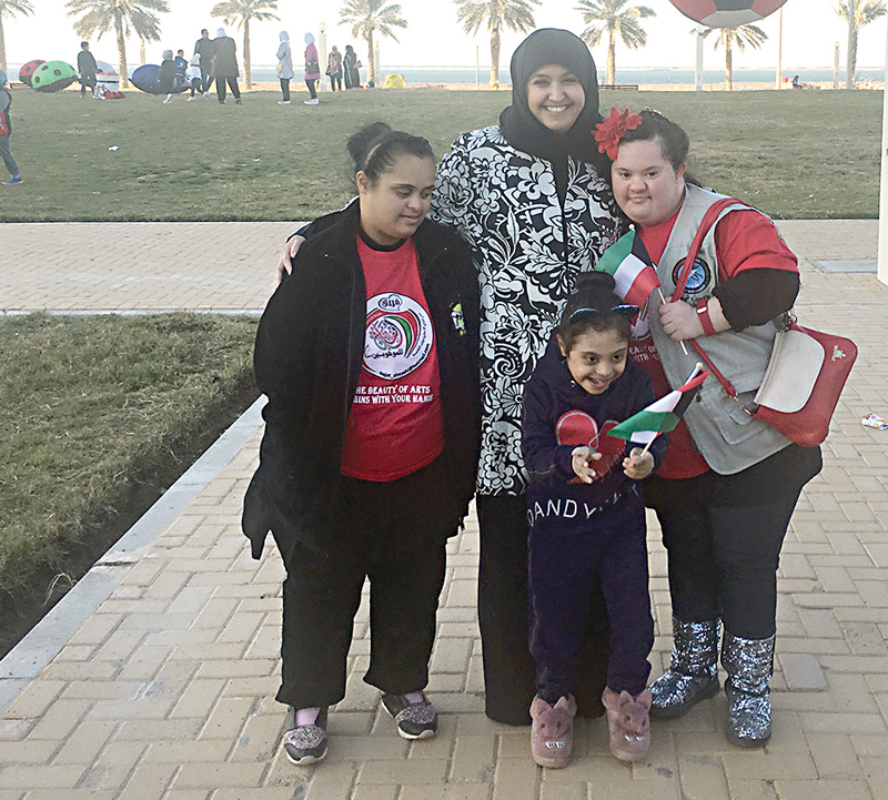 الشيخة سهيلة السالم مع فريق أنفال للداون