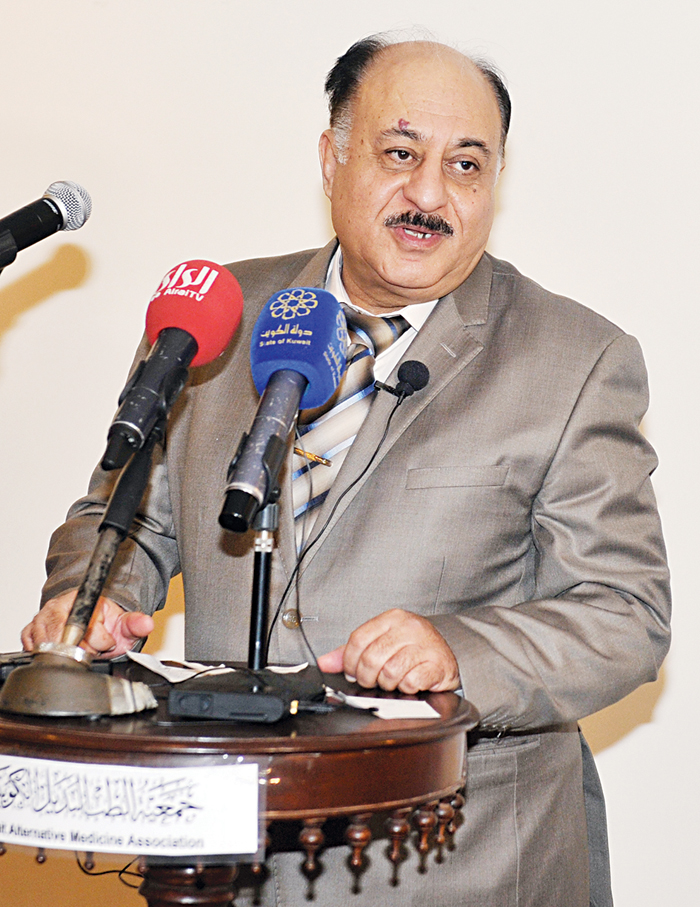 ياسر القصار متحدثاً 